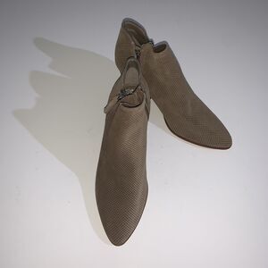 Vince Camuto Boots Womens Size 11 Taupe Suede Nethera Perforated VC-NETHERA